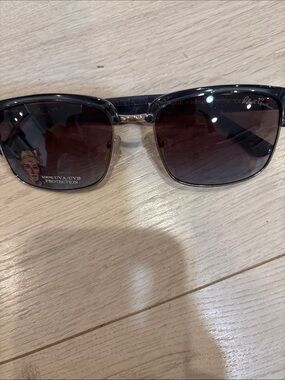 Classic Rectangular Sunglasses in Dark Blue/brown